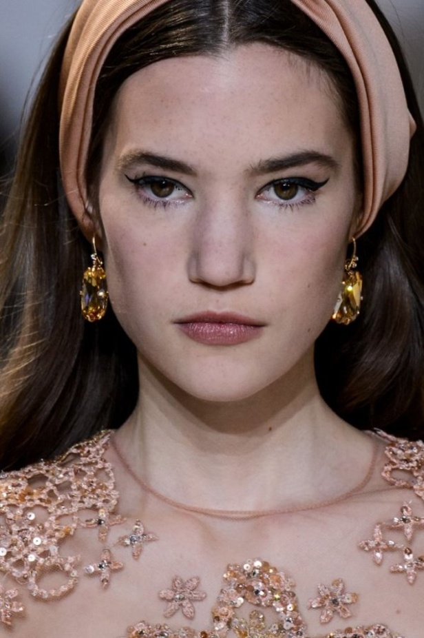  مجموعة ايلي صعب للأزياء الفاخرة لربيع وصيف 2017