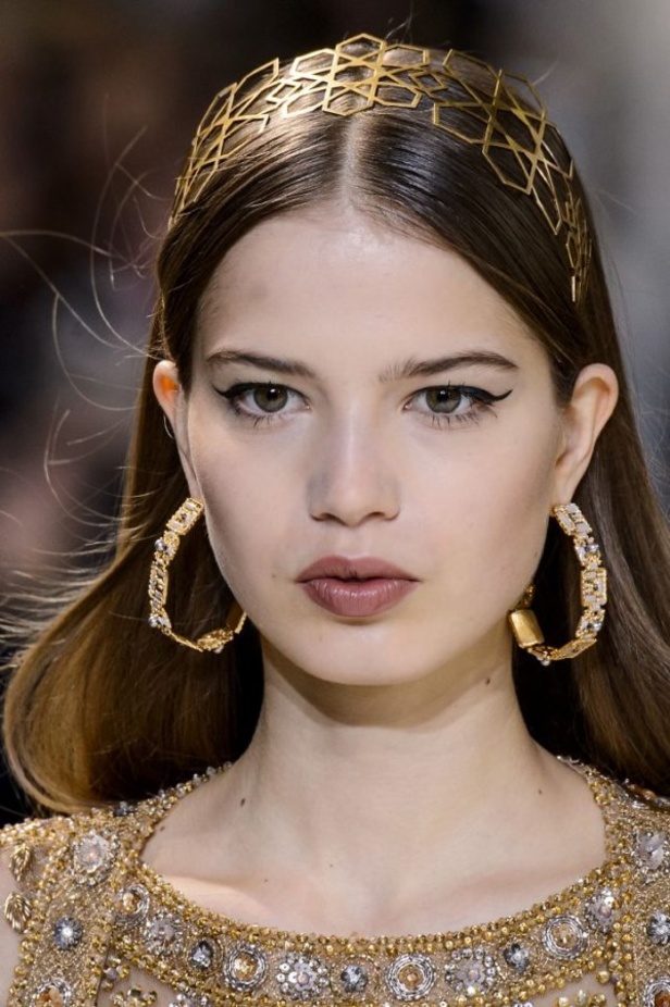  مجموعة ايلي صعب للأزياء الفاخرة لربيع وصيف 2017