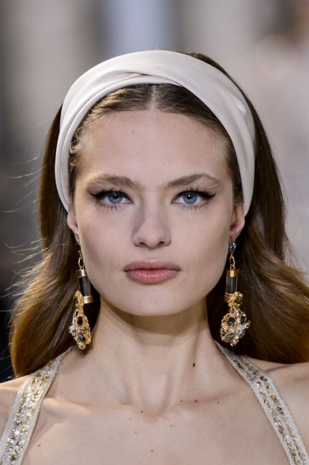  مجموعة ايلي صعب للأزياء الفاخرة لربيع وصيف 2017