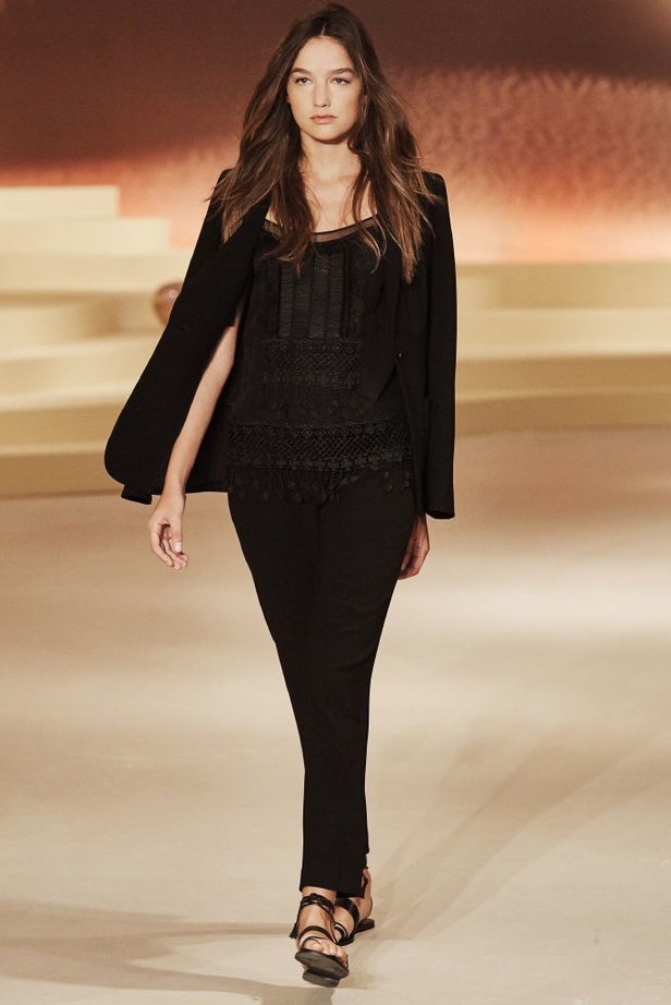 Elie Tahari: ستايل الشراشيب والأقمشة الشفافة لربيع 2016