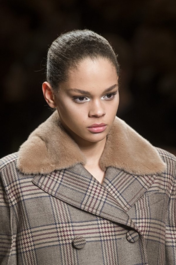 عرض ازياء برادا لخريف وشتاء 2018