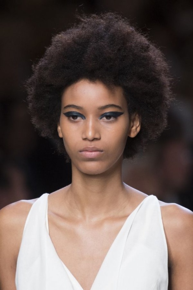 مجموعة Fendi لربيع وصيف 2018 للأزياء الجاهزة !