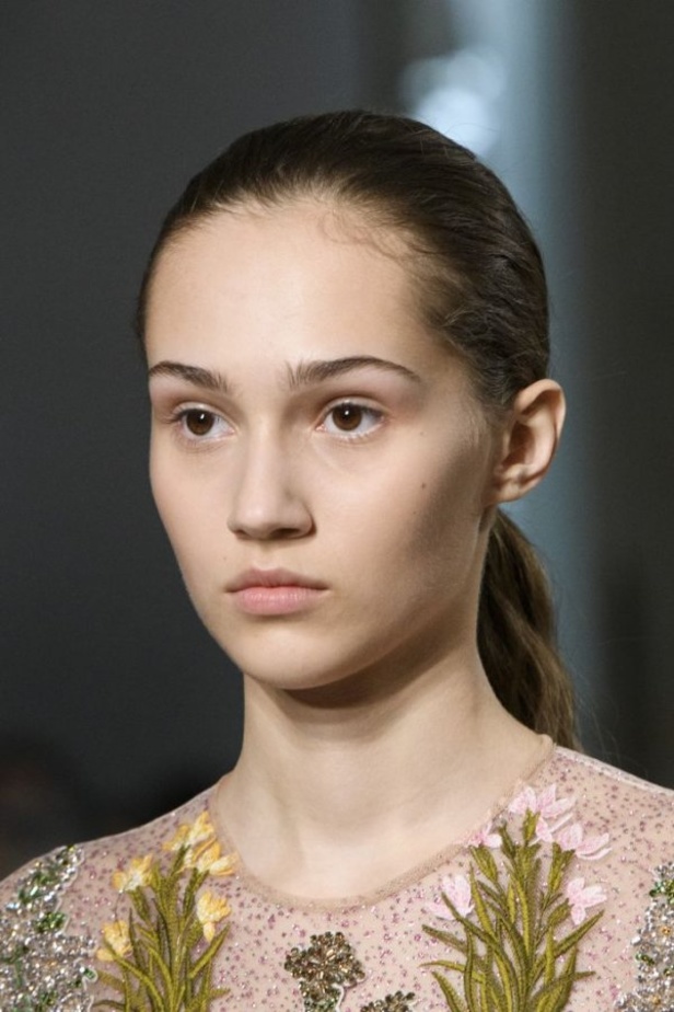 عرض ملكي لمجموعة جيامباتيستا فالي لربيع وصيف 2017