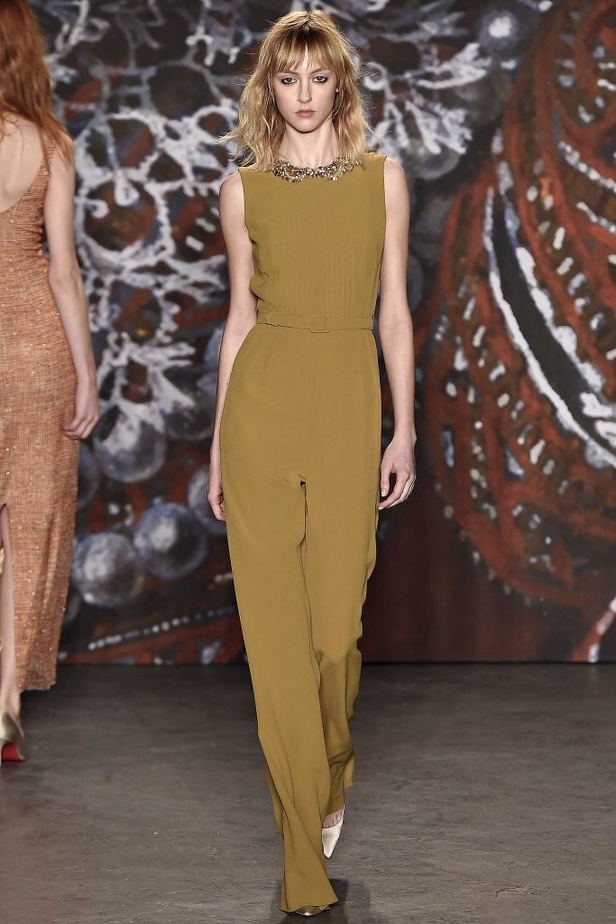 Jenny Packham.. الأناقة والأنوثة البراقة