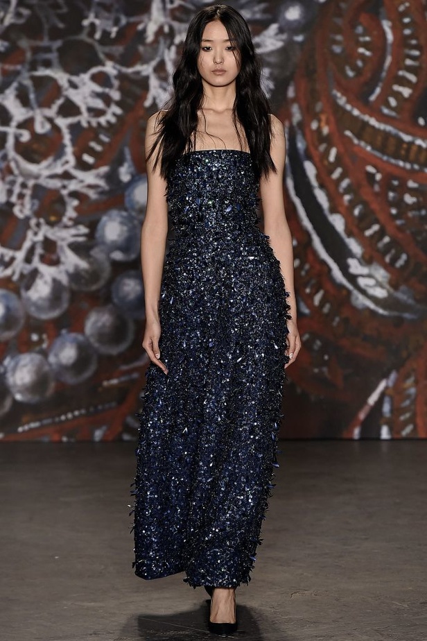 Jenny Packham.. الأناقة والأنوثة البراقة