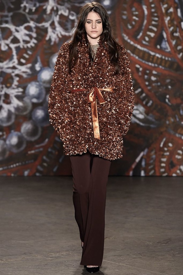 Jenny Packham.. الأناقة والأنوثة البراقة