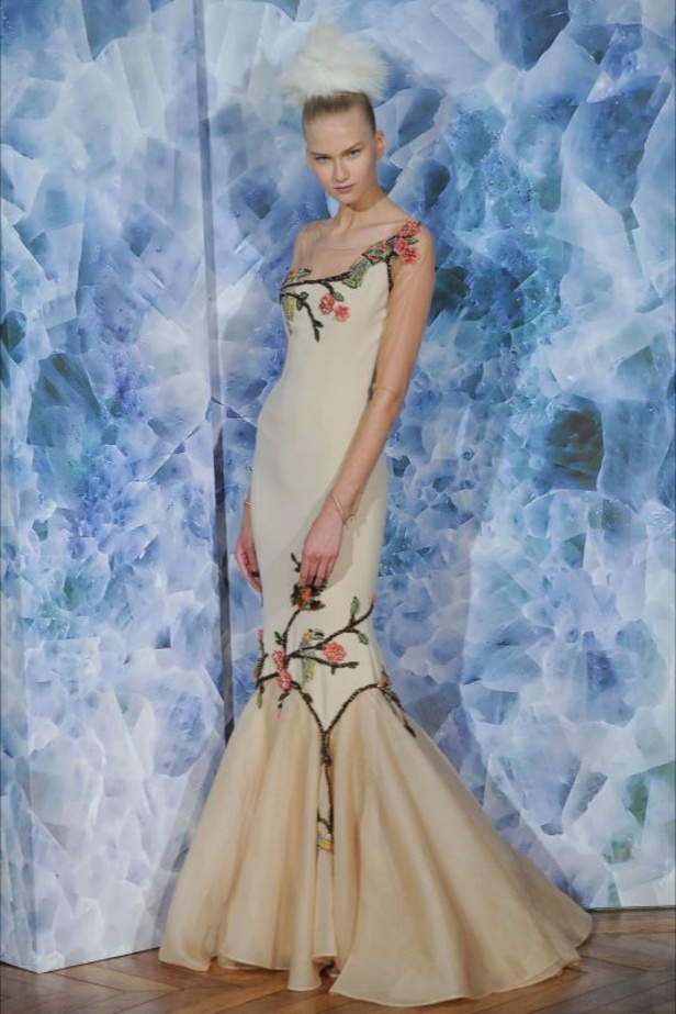 Alexis Mabille: جرأة بالألوان والقصّات 