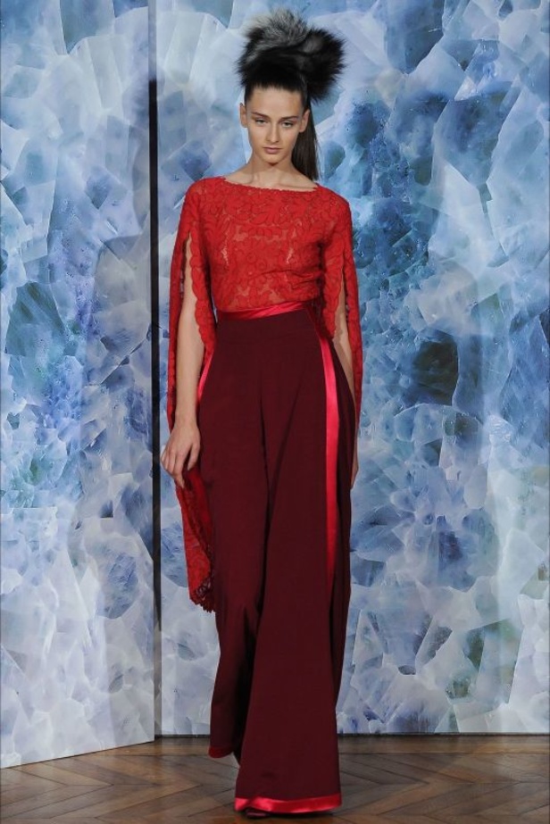 Alexis Mabille: جرأة بالألوان والقصّات 