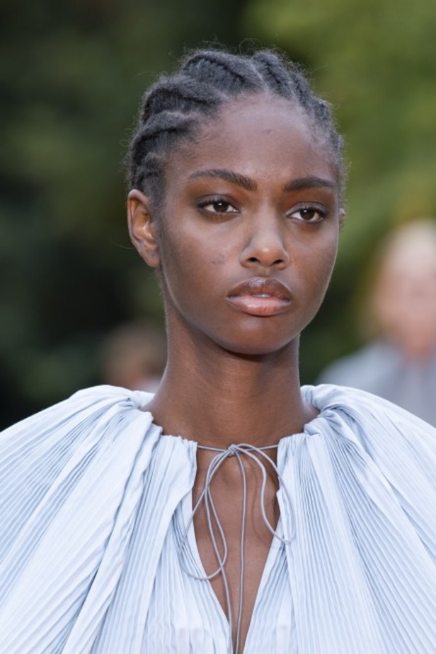 اسبوع الموضة في لندن 2019 أزياء ROKSANDA لربيع وصيف 2020