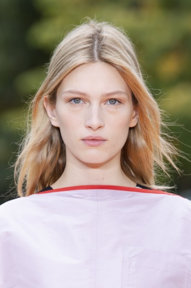 اسبوع الموضة في لندن 2019 أزياء ROKSANDA لربيع وصيف 2020