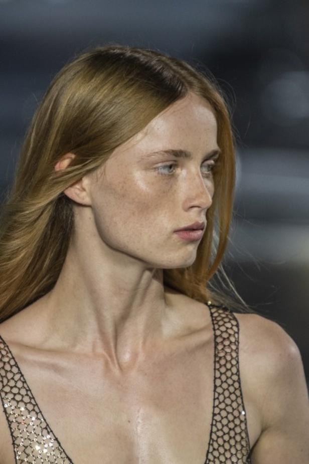 اسبوع الموضة في باريس 2019 مجموعة SAINT LAURENT لربيع وصيف 2020