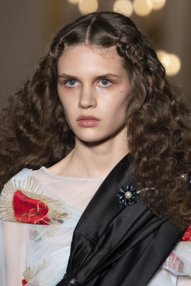 مجموعة الالبسة الفاخرة من SIMONE ROCHA لخريف وشتاء 2020-2021