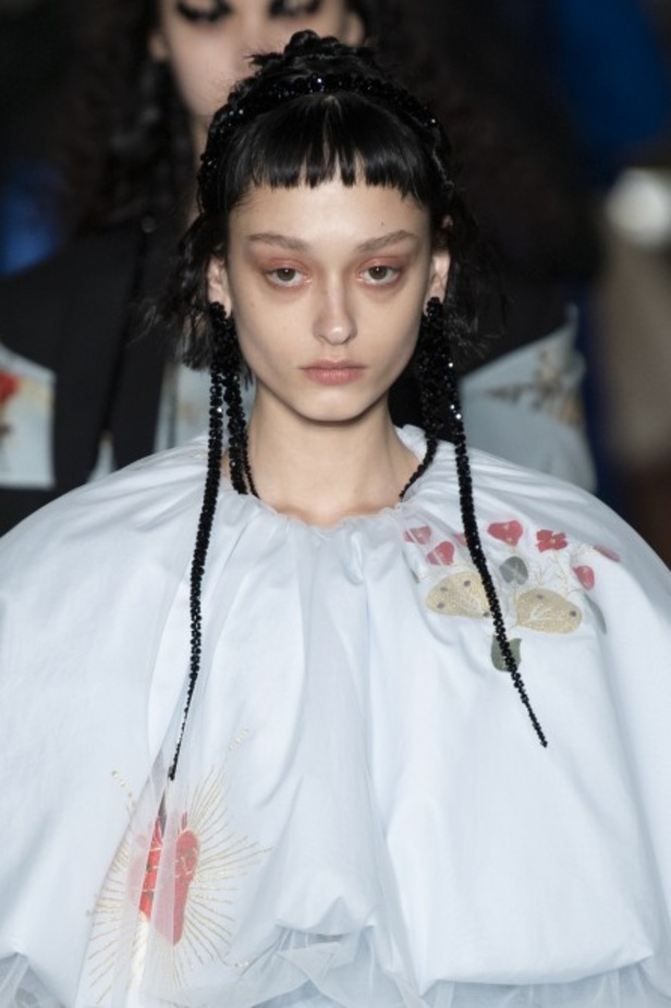 مجموعة الالبسة الفاخرة من SIMONE ROCHA لخريف وشتاء 2020-2021