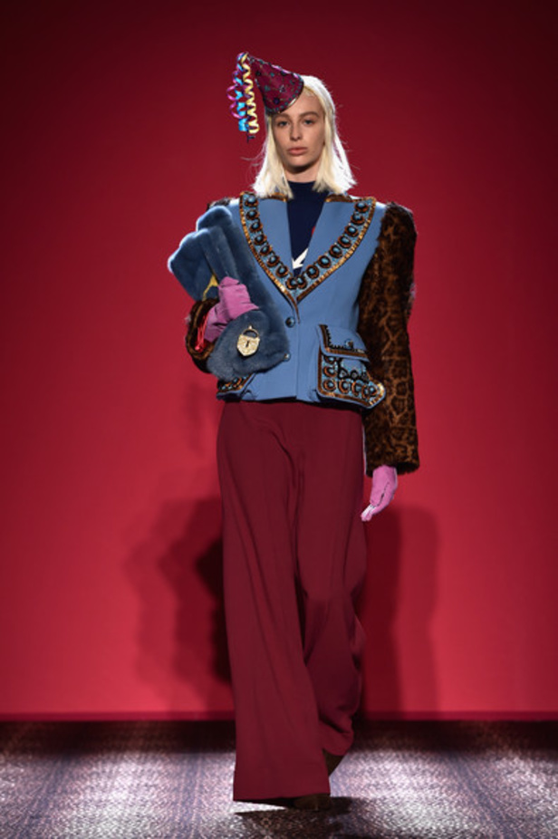  Schiaparelli: إعادة إحياء الجمال الابداعي