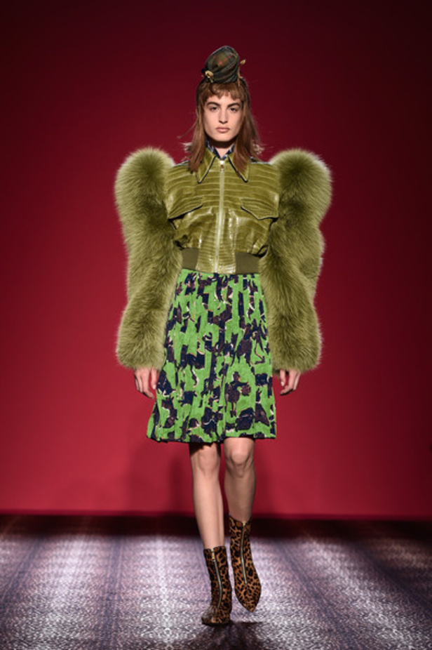  Schiaparelli: إعادة إحياء الجمال الابداعي