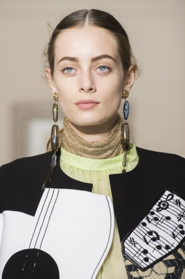 عرض Schiaparelli للأزياء الراقية لخريف وشتاء ٢٠١٨ !