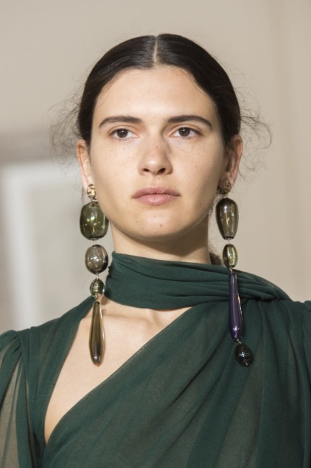 عرض Schiaparelli للأزياء الراقية لخريف وشتاء ٢٠١٨ !