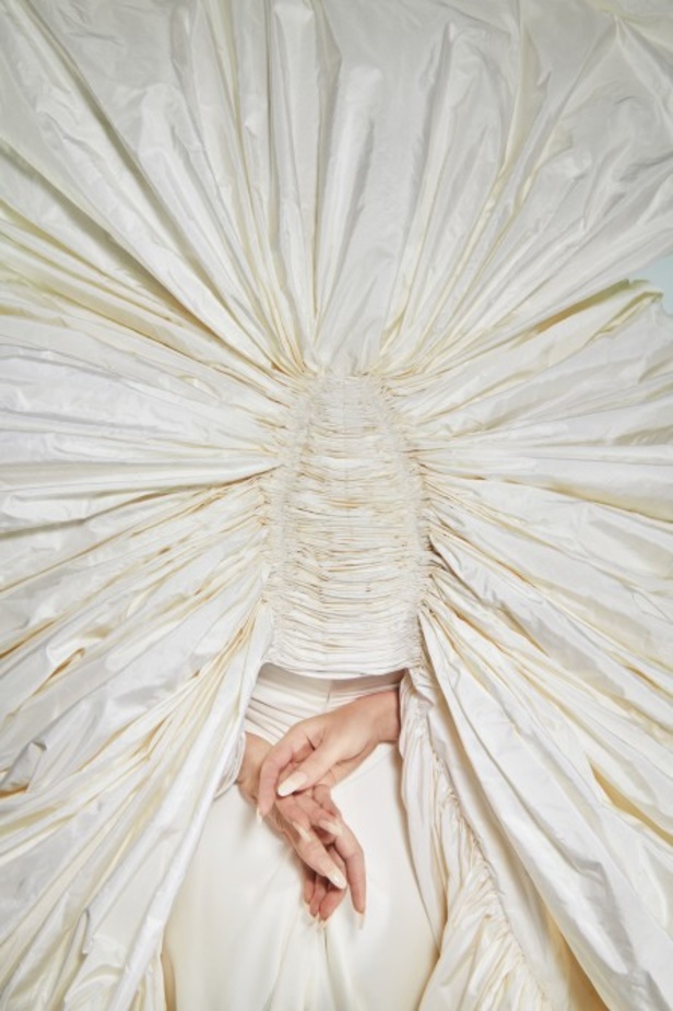 عرض ازياء سكياباريلي الهوت كوتور لربيع وصيف 2021