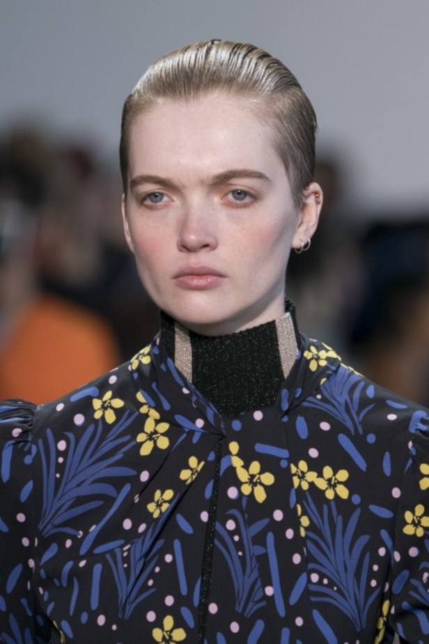 مجموعة Self Portrait للألبسة الجاهزة لخريف 2019