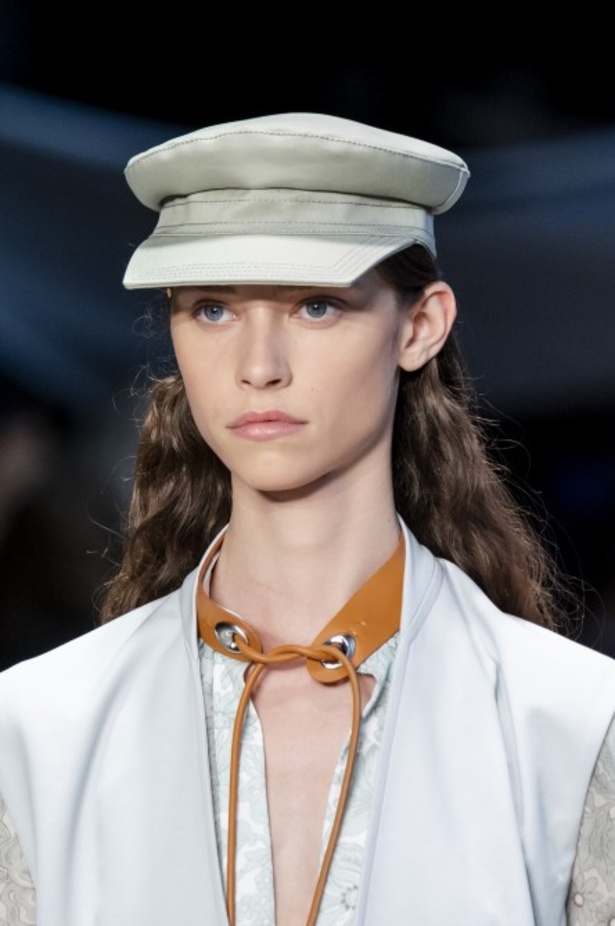 الأنوثة المفعمة بالرومانسية المعاصرة مع مجموعة Sportmax لربيع وصيف 2020