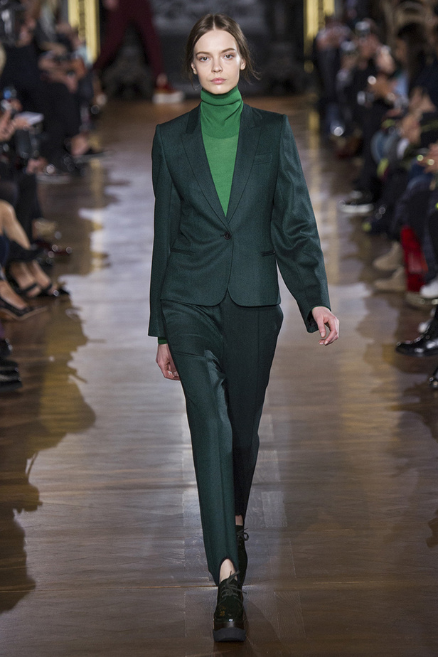 Stella McCartney: تصاميم عملية بلمسات رجالية