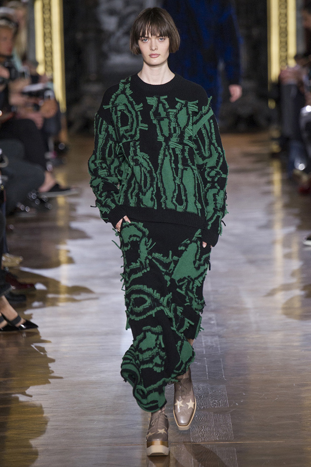 Stella McCartney: تصاميم عملية بلمسات رجالية