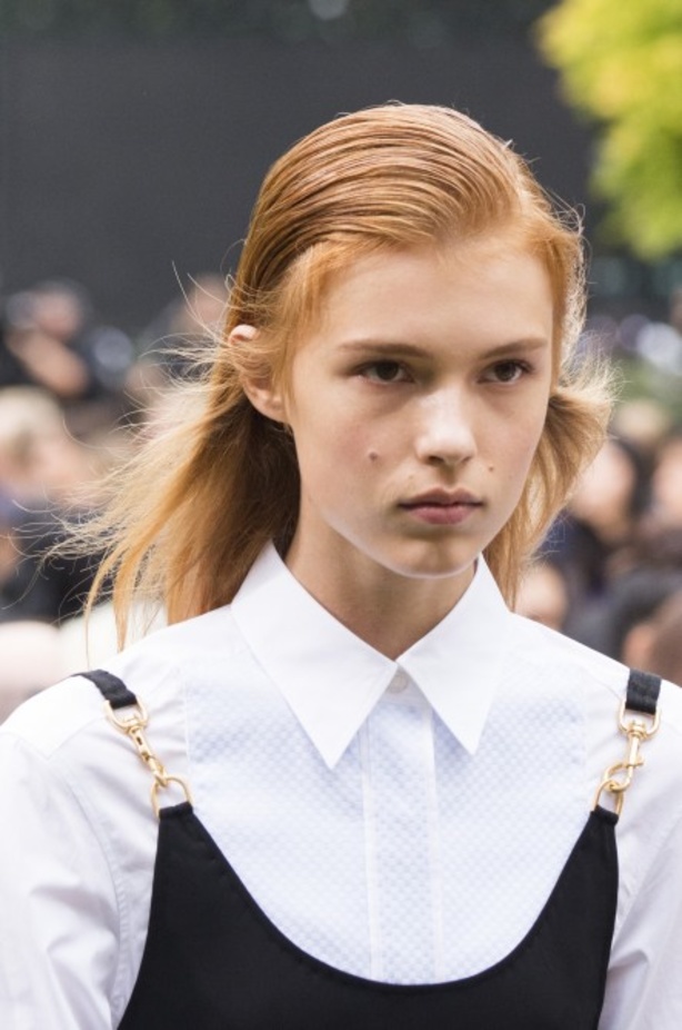 توري بورش تنقلنا الى ربيع وصيف 2019 بتصاميم عصرية وانيقة