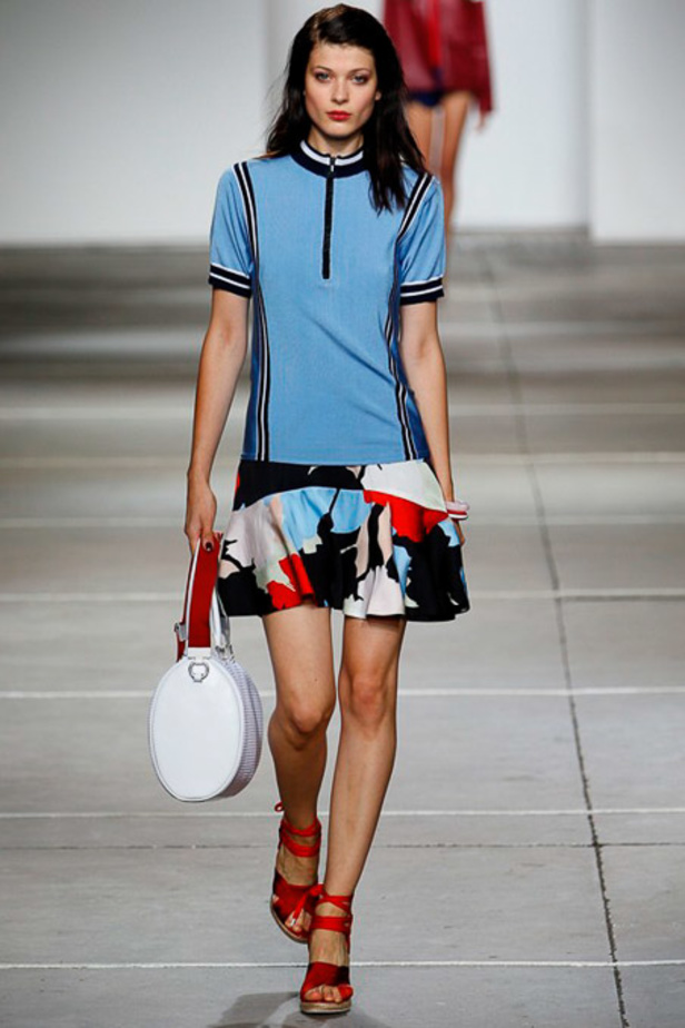 TopShop Unique: مجموعة رياضية بسيطة ومرحة