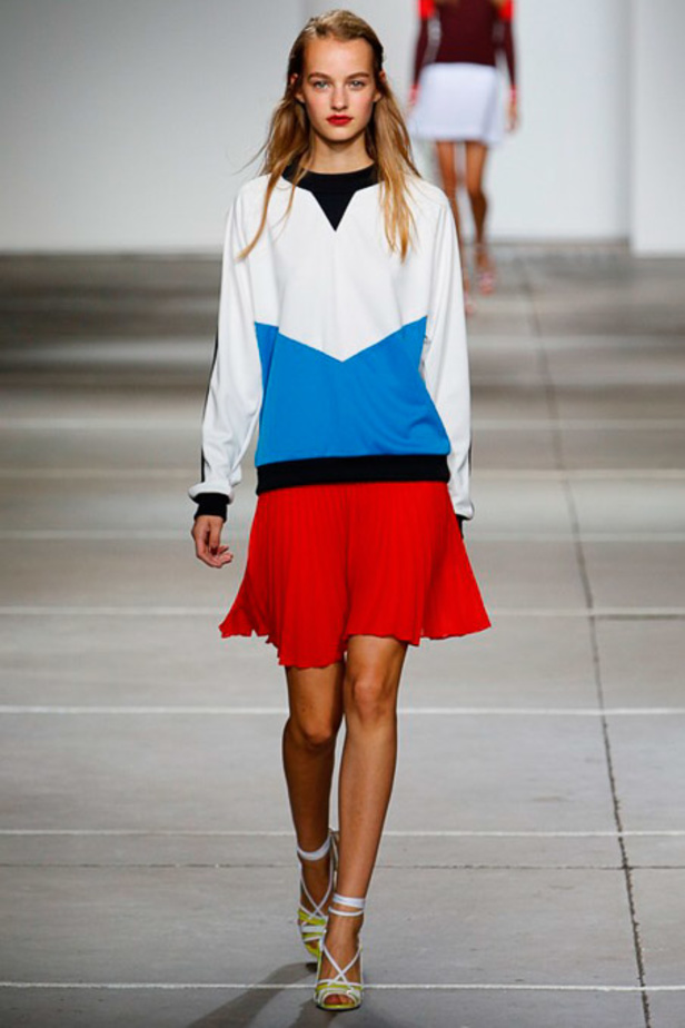 TopShop Unique: مجموعة رياضية بسيطة ومرحة