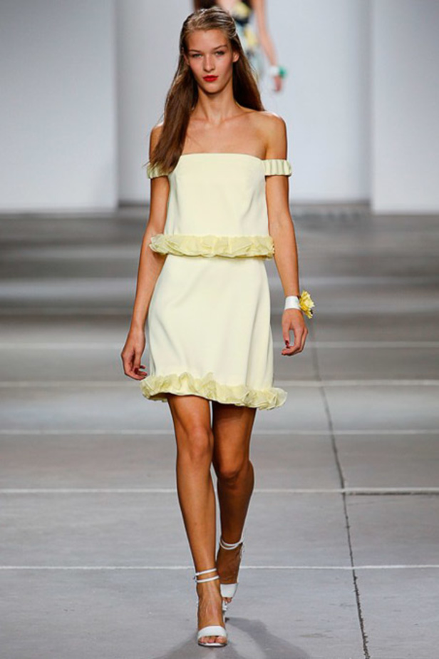 TopShop Unique: مجموعة رياضية بسيطة ومرحة