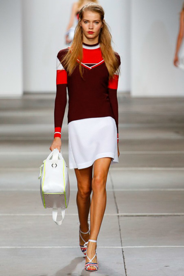 TopShop Unique: مجموعة رياضية بسيطة ومرحة