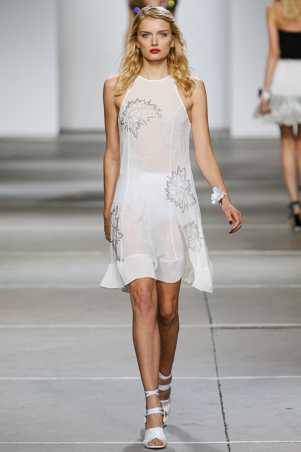 TopShop Unique: مجموعة رياضية بسيطة ومرحة