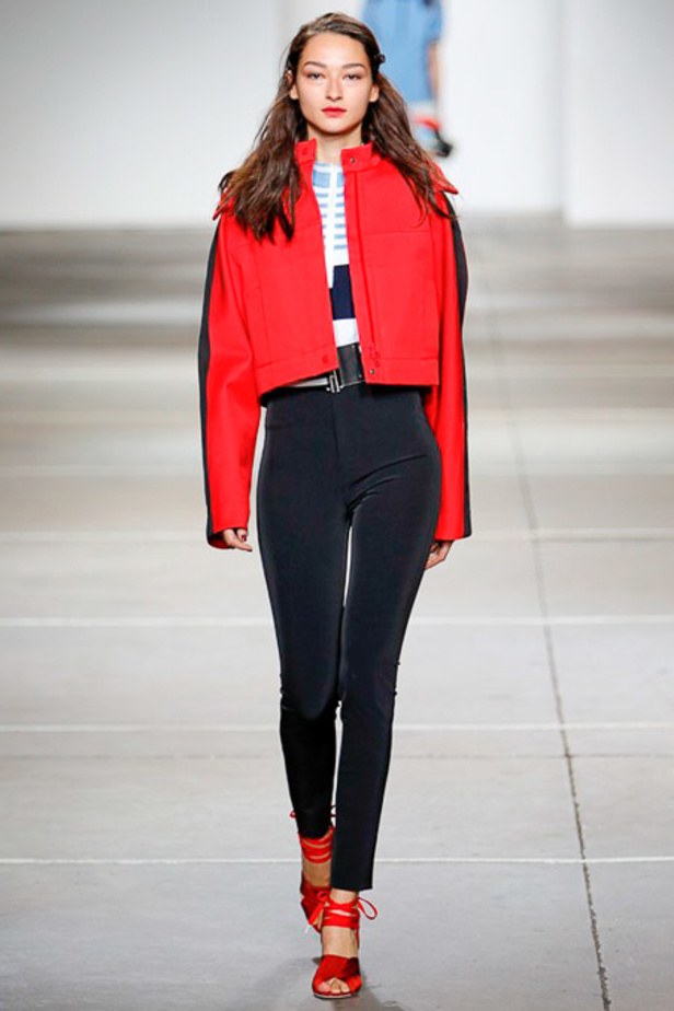 TopShop Unique: مجموعة رياضية بسيطة ومرحة