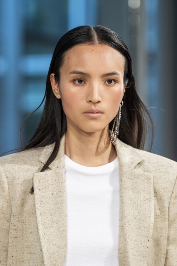 عرض أزياء تيبي لربيع وصيف 2020