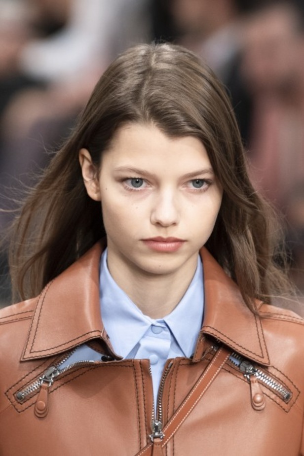 اسبوع الموضة في ميلان 2019 احذية TODS الفاخرة لربيع وصيف 2020