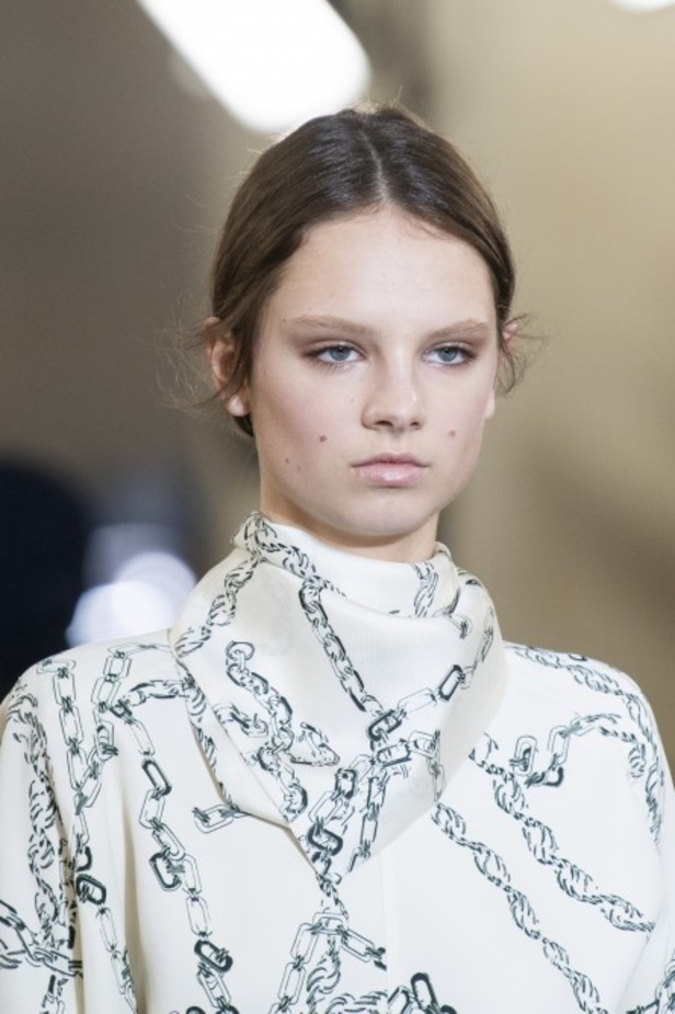 مجموعة فيكتوريا بيكهام لموسم خريف وشتاء 2019-2020