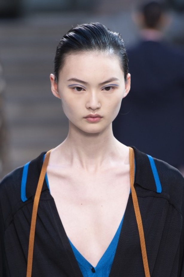 اسبوع الموضة في لندن 2019  عرض أزياء VICTORIA BECKHAM لربيع وصيف 2020