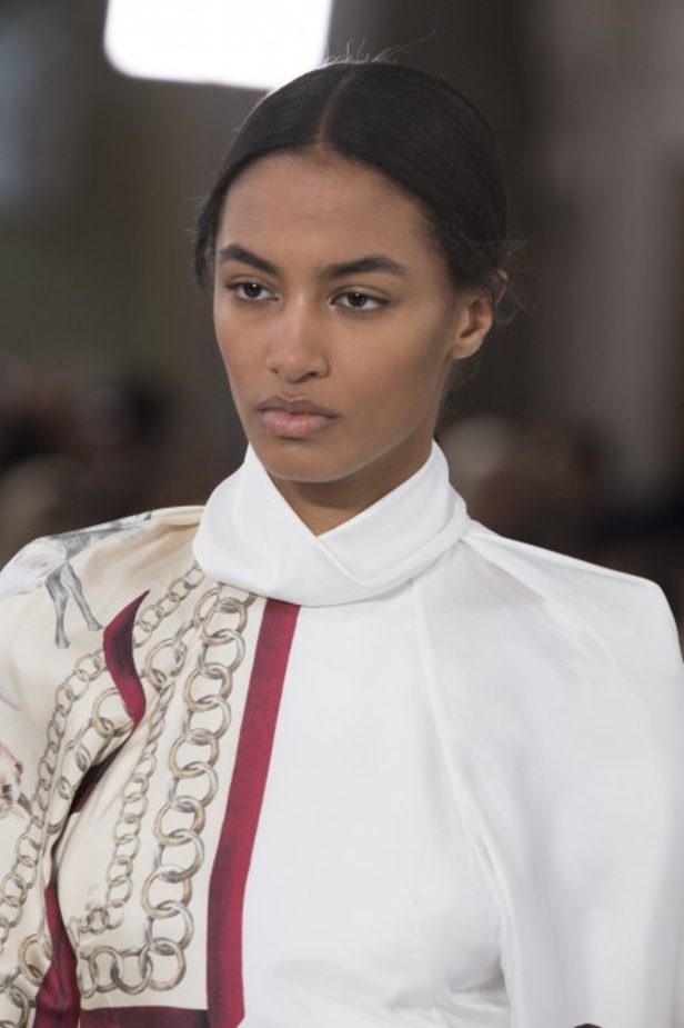 ازياء فكتوريا بيكهام  الفخمة من اسبوع الموضة في لندن 2020