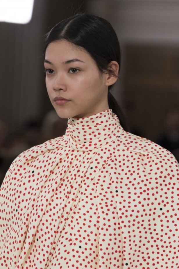 ازياء فكتوريا بيكهام  الفخمة من اسبوع الموضة في لندن 2020