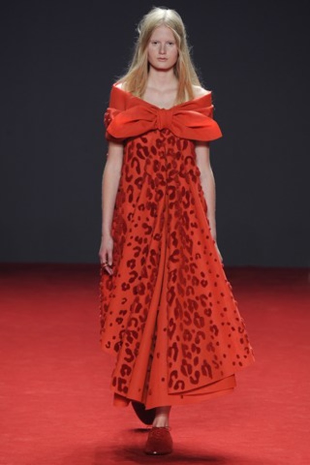 Viktor & Rolf وروعة الأحمر