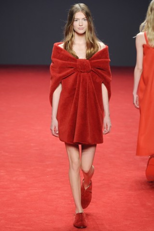 Viktor & Rolf وروعة الأحمر