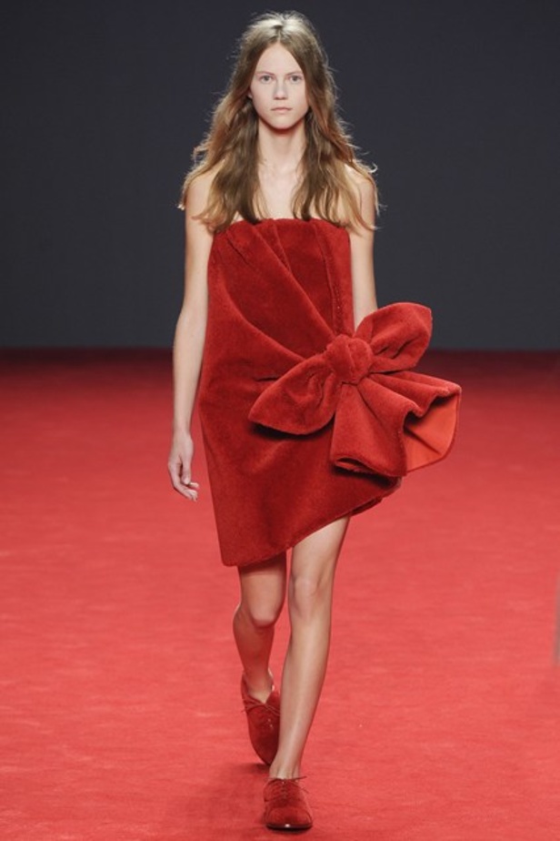 Viktor & Rolf وروعة الأحمر