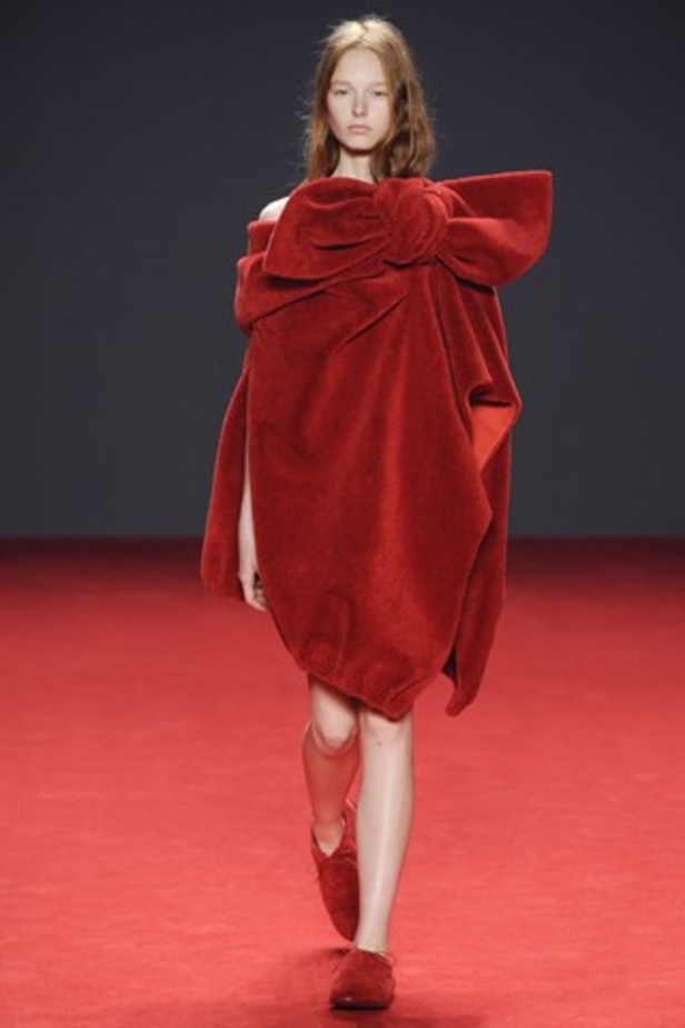 Viktor & Rolf وروعة الأحمر