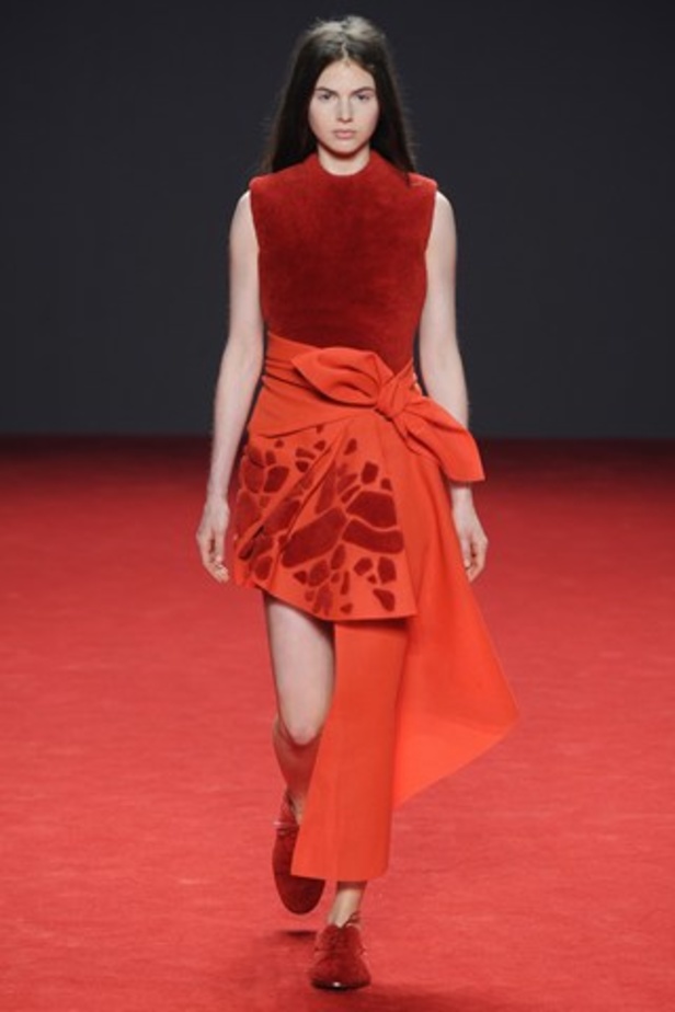 Viktor & Rolf وروعة الأحمر