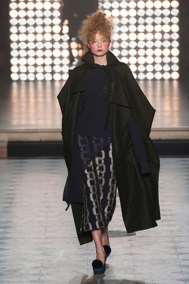 Vivienne Westwood: قبائل أفريقية ورومنسية جريئة