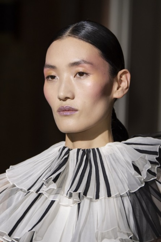 عرض مجموعة  دار Maison Valentino للأزياء الراقية ربيع وصيف 2020