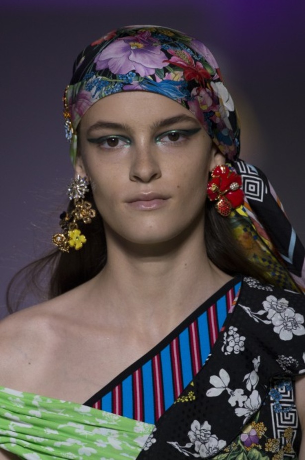 مجموعة فيرساتشي لموسم ربيع وصيف 2019