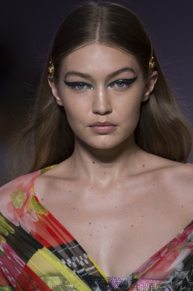 مجموعة فيرساتشي لموسم ربيع وصيف 2019