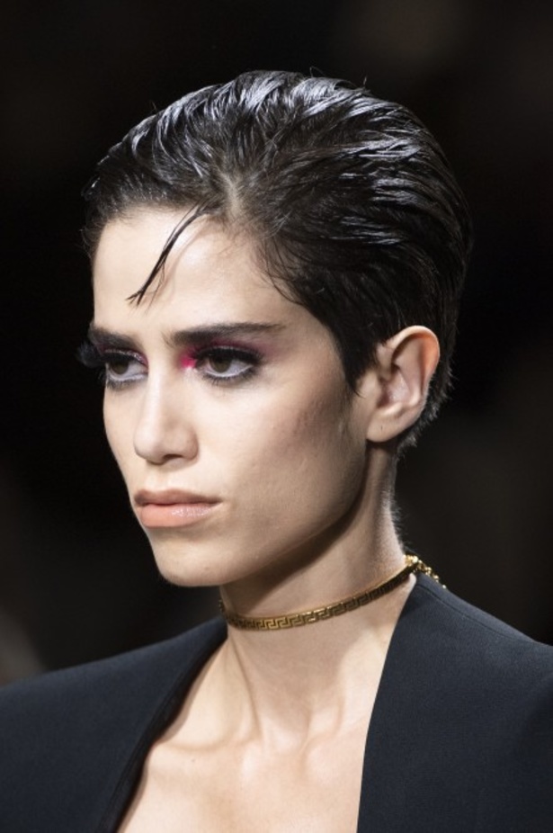 اسبوع الموضة في ميلان 2019 عرض أزياء VERSACE لربيع وصيف 2020