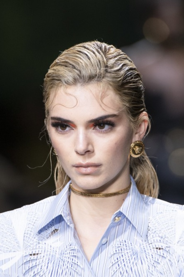 اسبوع الموضة في ميلان 2019 عرض أزياء VERSACE لربيع وصيف 2020